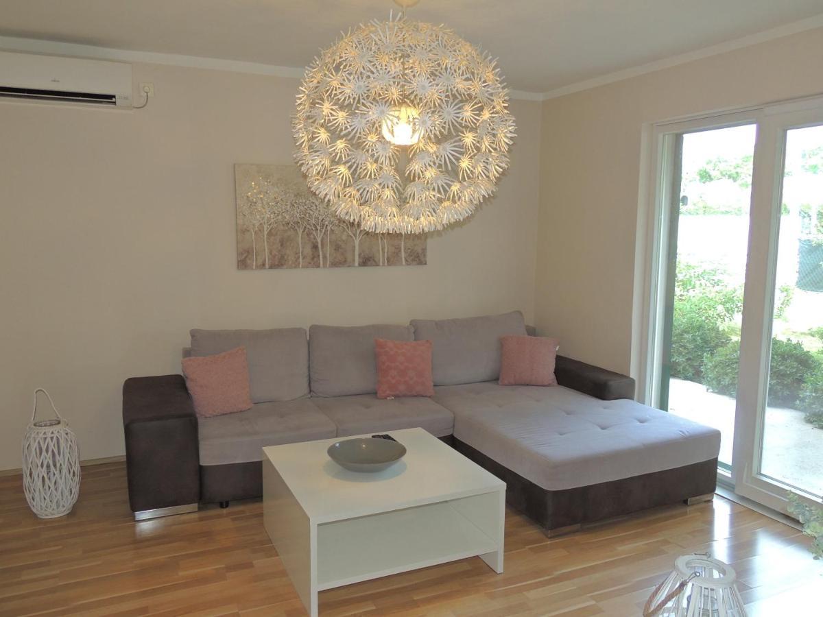 Apartment Ferara Betina  Exteriér fotografie